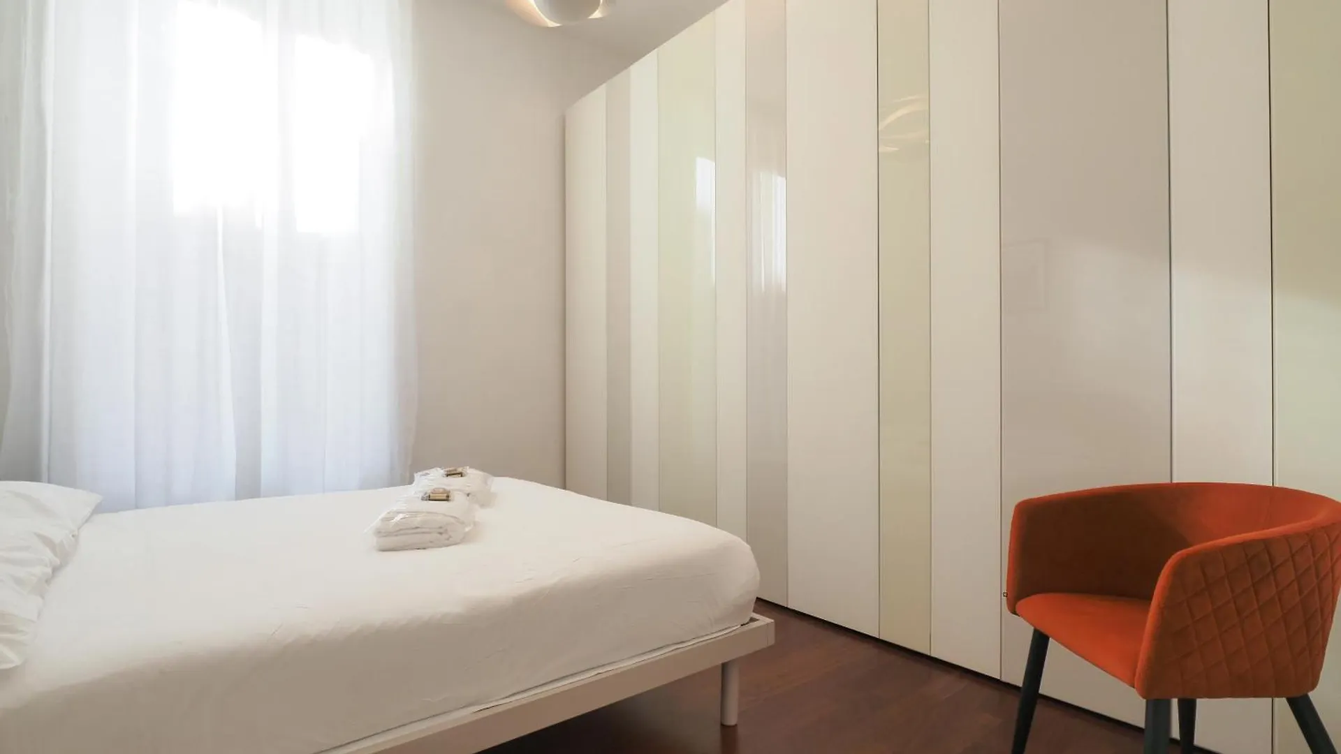 Bright Apartment In Porta Romana - Vannucci